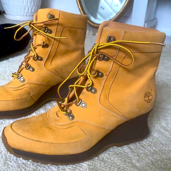 Timberland heeled boots size 8! - Picture 4 of 5